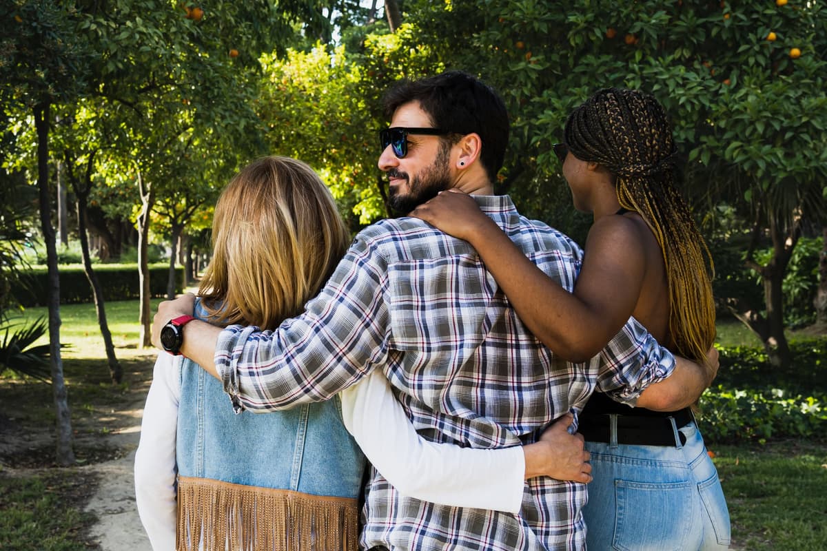 Was ist eine offene Beziehung? Chancen, Regeln und Stolpersteine