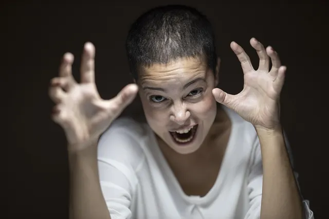 Eifersuchtsanfall lösen: Erste Hilfe in 10 Schritten