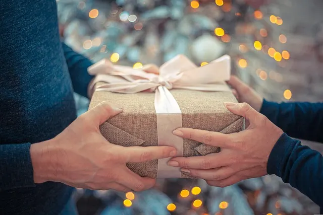 Geschenk für die Freundin zu Weihnachten: 35 Ideen