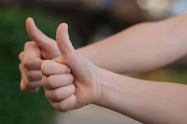 Körpersprache deuten: 15 Signale richtig lesen