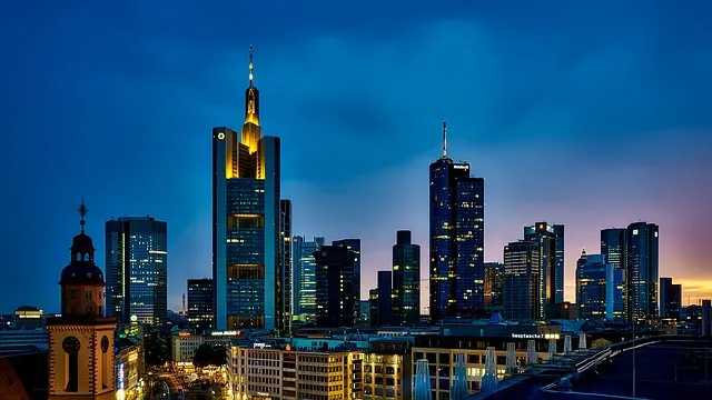 Singles in Frankfurt kennenlernen: Die besten Tipps und Orte 2026