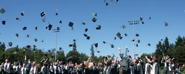 Sprüche zum Abitur: 120 Glückwünsche & Ideen